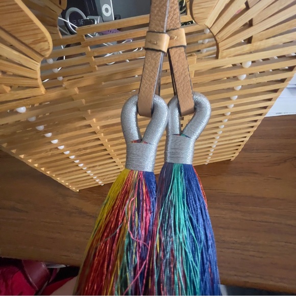 VINCE CAMUTO BAMBOO SUMMER HANDBAG - Picture 1 of 4